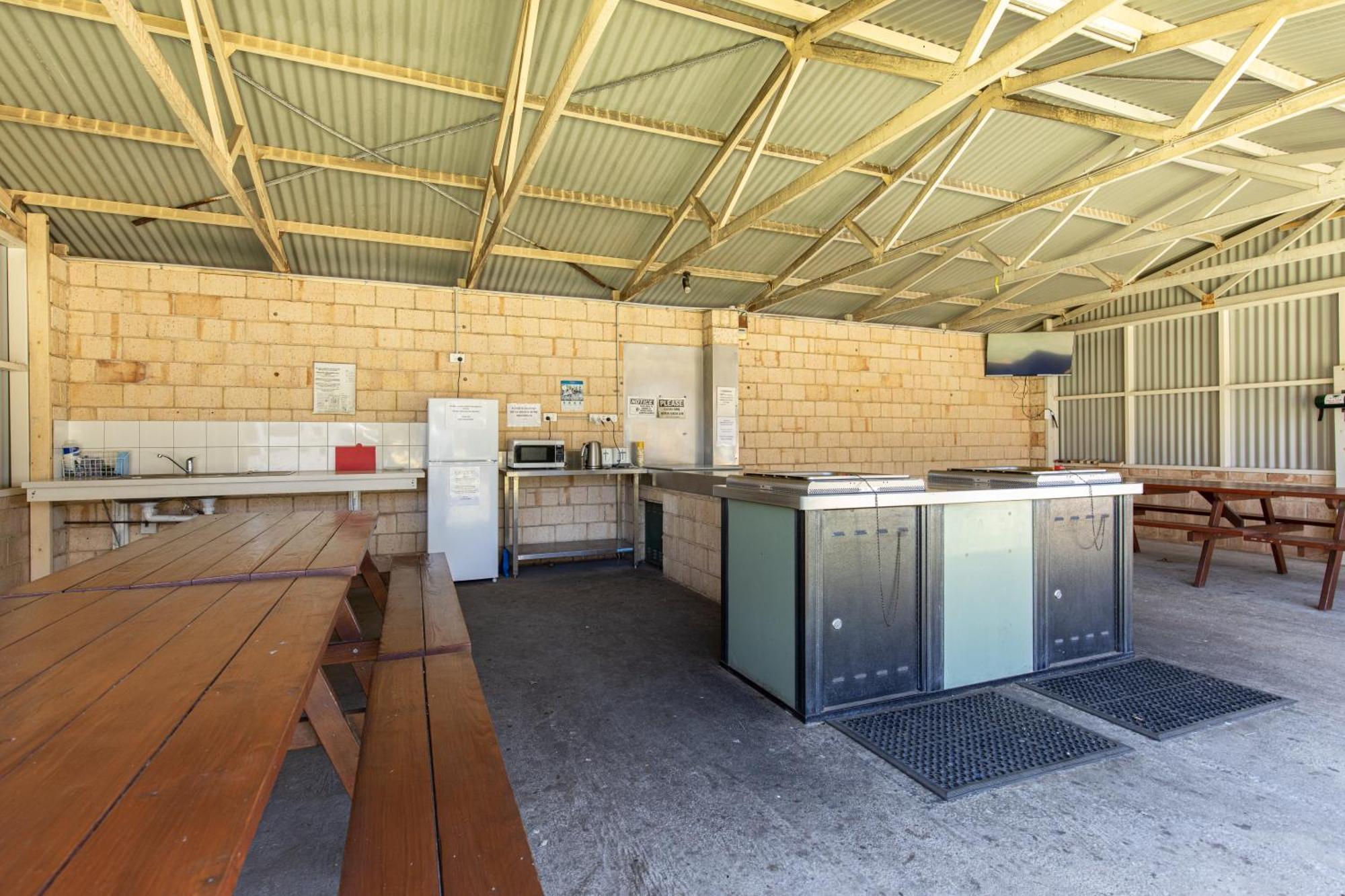 Belair Gardens Caravan Park Geraldton Bagian luar foto